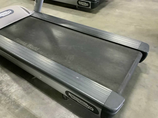 Technogym jog now 500 led loopband - afbeelding 5 van  5