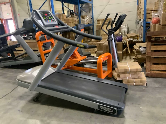 Technogym jog now 500 led loopband - afbeelding 2 van  7
