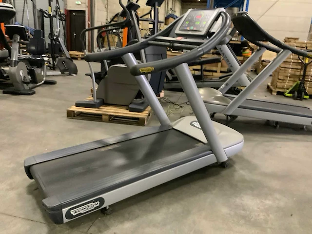Technogym jog now 500 led loopband - afbeelding 2 van  5