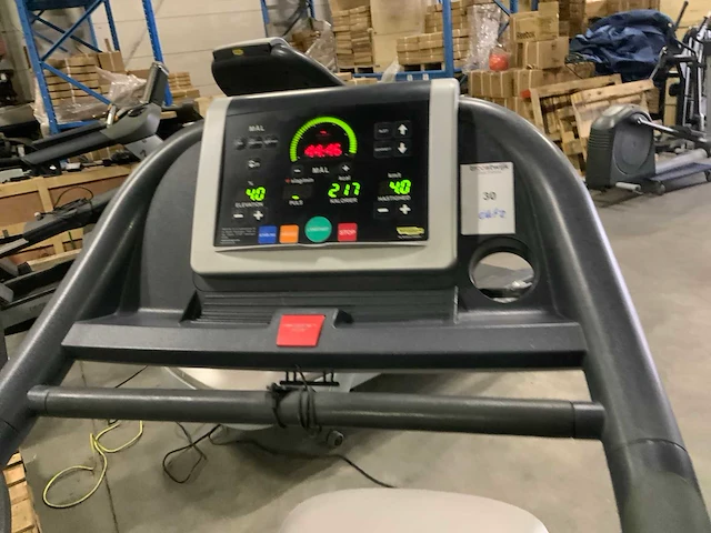Technogym jog now 500 led loopband - afbeelding 4 van  5