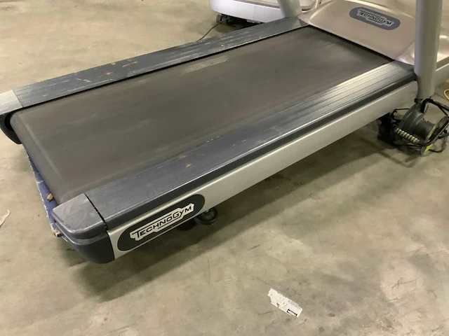 Technogym jog now 500 led loopband - afbeelding 6 van  6