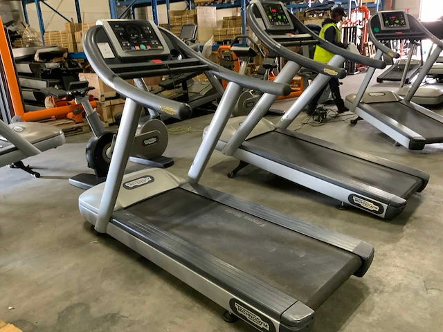 Technogym jog now 500 led loopband - afbeelding 3 van  6