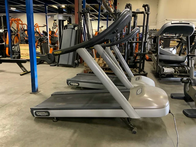 Technogym jog now 500 led loopband - afbeelding 2 van  5