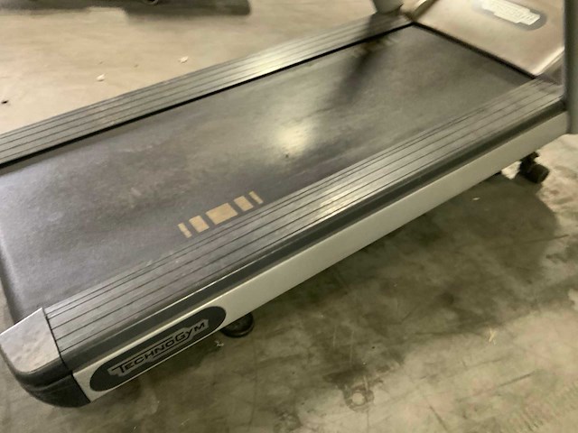 Technogym jog now treadmill loopband - afbeelding 2 van  4