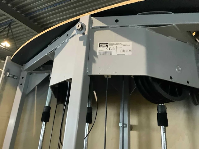 Technogym kinesis one cable station krachtstation - afbeelding 8 van  8
