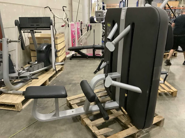 Technogym kinesis personal low pull krachtstation - afbeelding 4 van  6