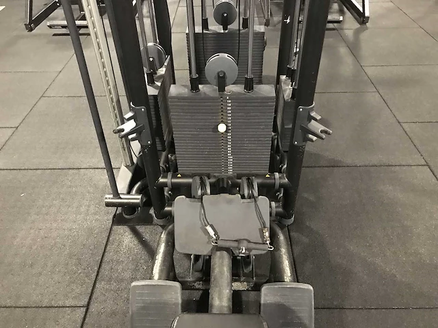 Technogym multistation element 5 stack krachtstation - afbeelding 2 van  7