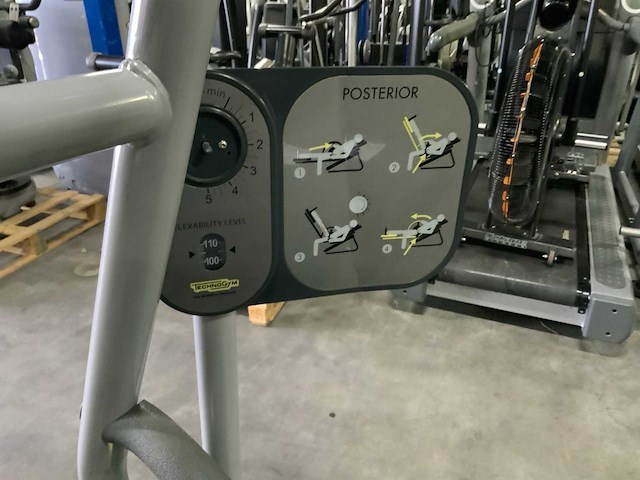 Technogym posterior stretch bench krachtstation - afbeelding 4 van  6