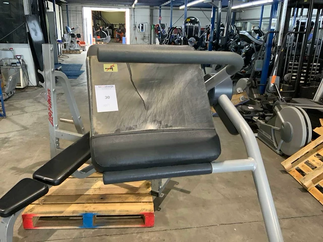 Technogym posterior stretch machine krachtstation - afbeelding 3 van  6