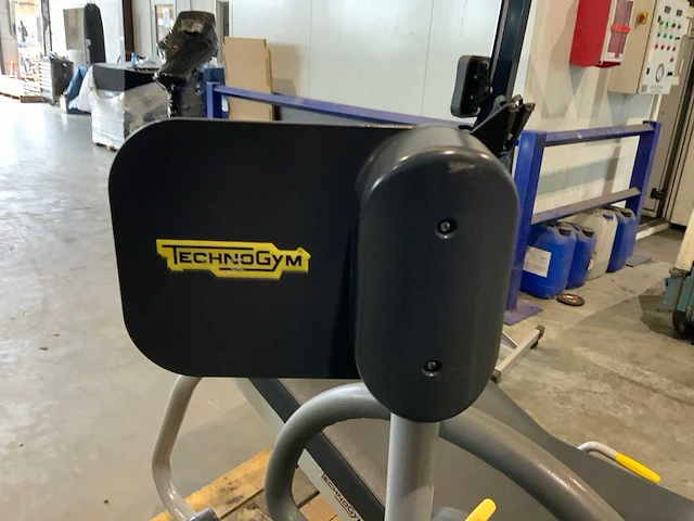 Technogym posterior stretch machine krachtstation - afbeelding 6 van  6
