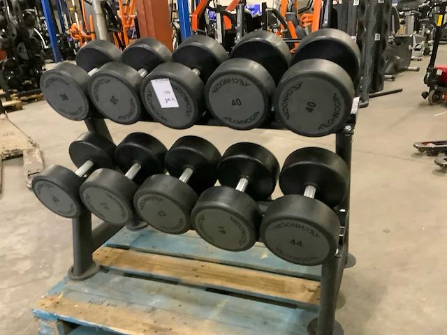 Technogym pu dumbbells 38;2x40;42;44kg krachtstation - afbeelding 4 van  5