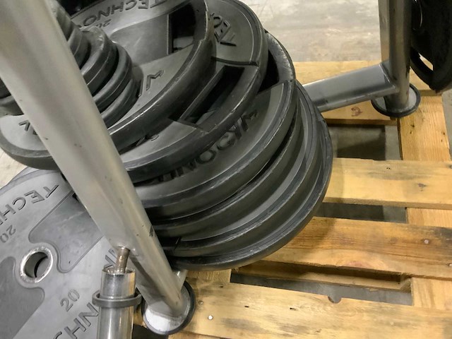 Technogym pu schijven 3x10kg;5x5kg;4x2,5kg sidea 12x20kg;8x10kg technogym krachtstation - afbeelding 4 van  7