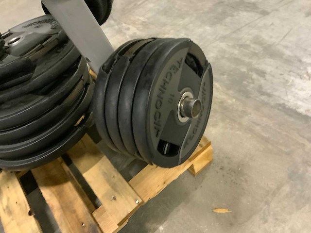 Technogym pu schijven 3x10kg;5x5kg;4x2,5kg sidea 12x20kg;8x10kg technogym krachtstation - afbeelding 6 van  7