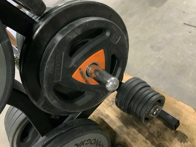 Technogym pu schijven 50mm 8x20kg;4x20kg;4x10kg4x5;4x2,5kg krachtstation - afbeelding 6 van  6