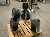 Technogym pu schijven 50mm met rek 12x20kg;8x10kg;4x2,5kg;2x1,25kg krachtstation - afbeelding 2 van  7