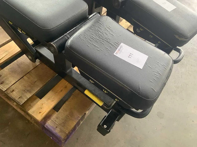 Technogym pure 1x adjustable bench krachtstation - afbeelding 2 van  5