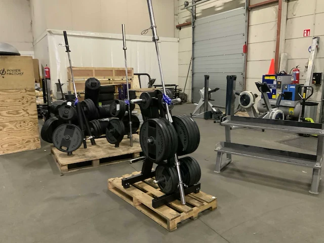 Technogym pure 50mm rek 250kg schijven krachtstation - afbeelding 1 van  9