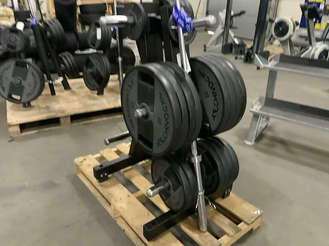 Technogym pure 50mm rek 250kg schijven krachtstation - afbeelding 2 van  9