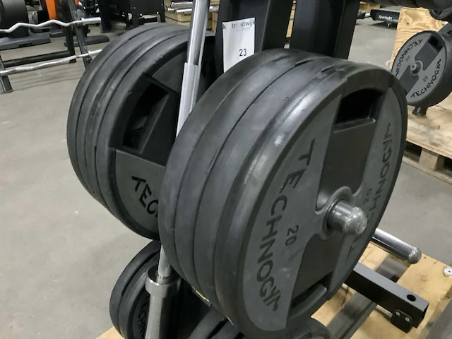 Technogym pure 50mm rek 250kg schijven krachtstation - afbeelding 6 van  9