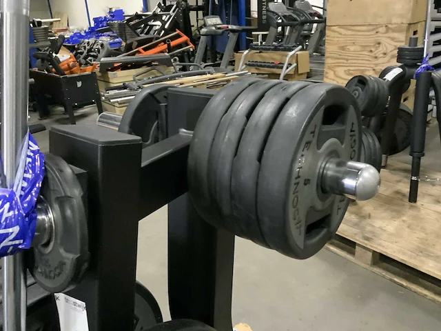 Technogym pure 50mm rek 250kg schijven krachtstation - afbeelding 7 van  9