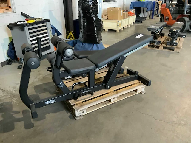 Technogym pure abdominal bench krachtstation - afbeelding 3 van  4
