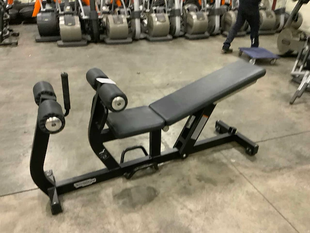 Technogym pure abdominal bench krachtstation - afbeelding 2 van  4