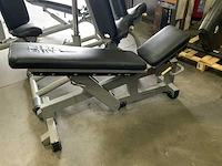 Technogym pure adjustable bench krachtstation - afbeelding 3 van  4