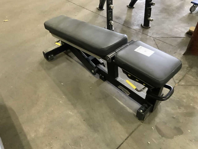 Technogym pure adjustable bench krachtstation - afbeelding 3 van  3