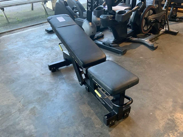 Technogym pure adjustable bench krachtstation - afbeelding 6 van  6
