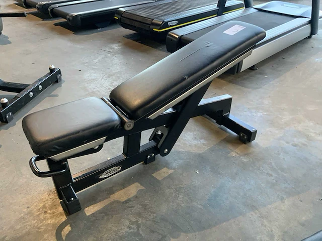 Technogym pure adjustable bench krachtstation - afbeelding 4 van  5