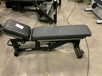 Technogym pure adjustable bench krachtstation - afbeelding 1 van  5