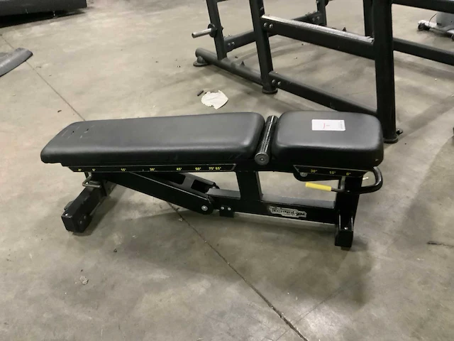 Technogym pure adjustable bench krachtstation - afbeelding 2 van  5