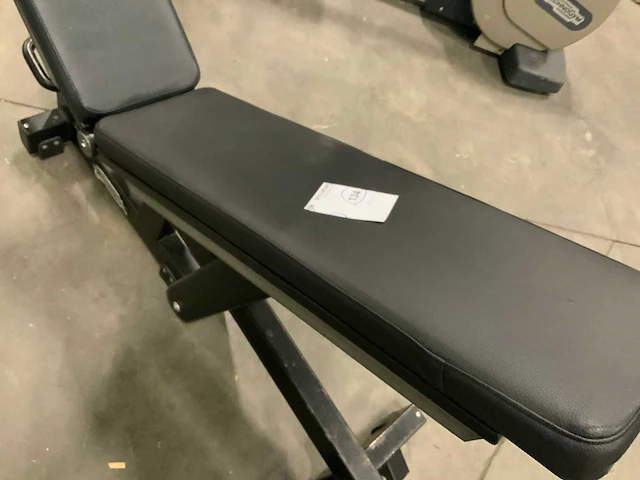 Technogym pure adjustable bench krachtstation - afbeelding 3 van  4