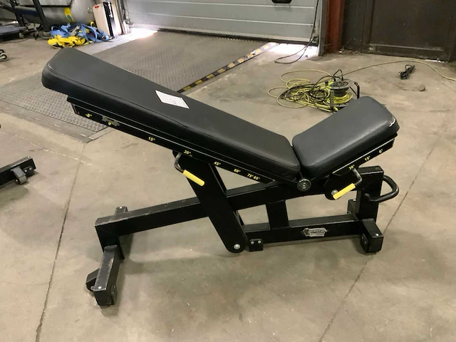Technogym pure adjustable bench krachtstation - afbeelding 4 van  4