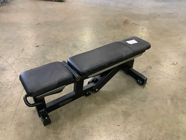 Technogym pure adjustable bench krachtstation - afbeelding 1 van  4