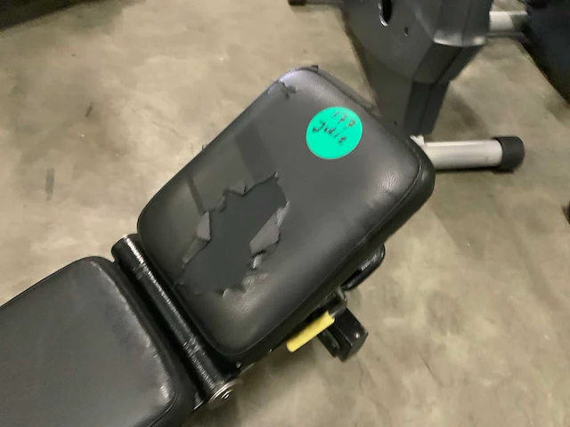 Technogym pure adjustable bench krachtstation - afbeelding 2 van  4