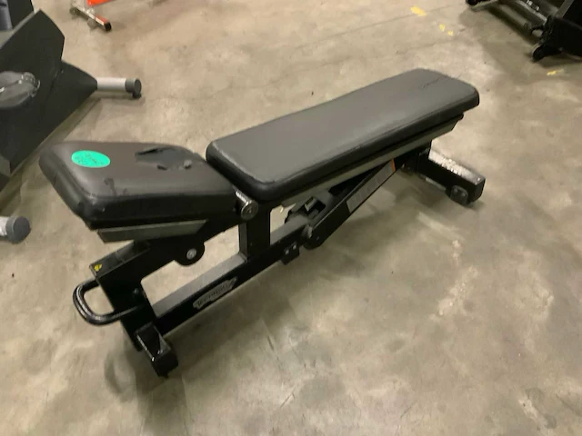 Technogym pure adjustable bench krachtstation - afbeelding 3 van  4