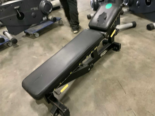 Technogym pure adjustable bench krachtstation - afbeelding 4 van  4