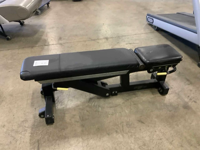 Technogym pure adjustable bench krachtstation - afbeelding 4 van  5