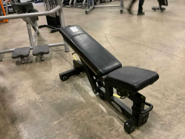 Technogym pure adjustable bench krachtstation - afbeelding 4 van  5