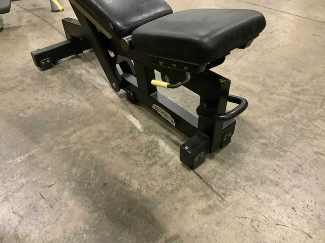 Technogym pure adjustable bench krachtstation - afbeelding 5 van  5