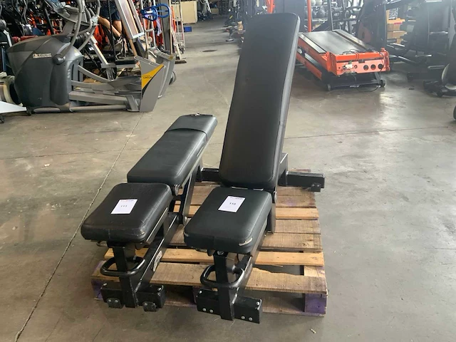 Technogym pure adjustable bench krachtstation - afbeelding 4 van  4