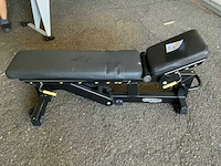 Technogym pure adjustable bench krachtstation - afbeelding 1 van  5
