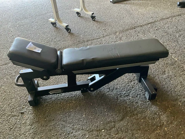 Technogym pure adjustable bench krachtstation - afbeelding 4 van  5