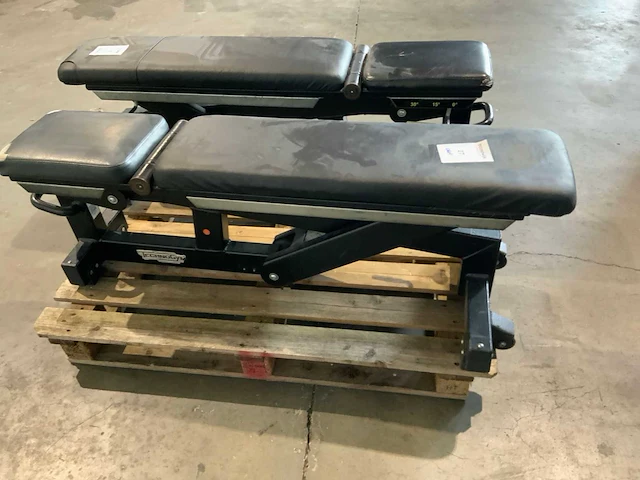 Technogym pure adjustable bench krachtstation - afbeelding 1 van  4