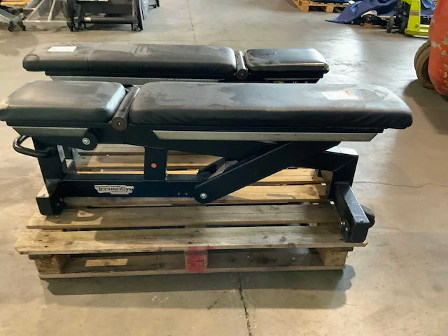 Technogym pure adjustable bench krachtstation - afbeelding 4 van  4