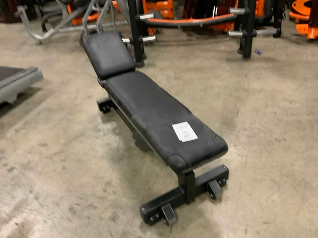 Technogym pure adjustable bench krachtstation - afbeelding 3 van  5