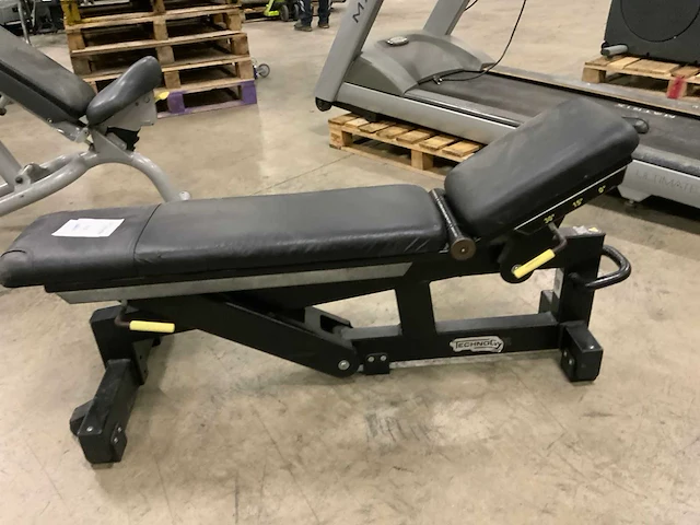 Technogym pure adjustable bench krachtstation - afbeelding 5 van  5
