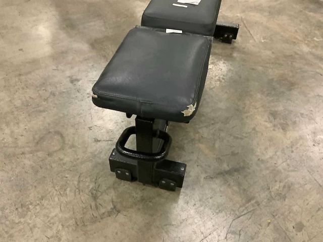 Technogym pure adjustable bench krachtstation - afbeelding 3 van  4