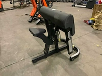 Technogym pure biceps curl bench krachtstation - afbeelding 4 van  4